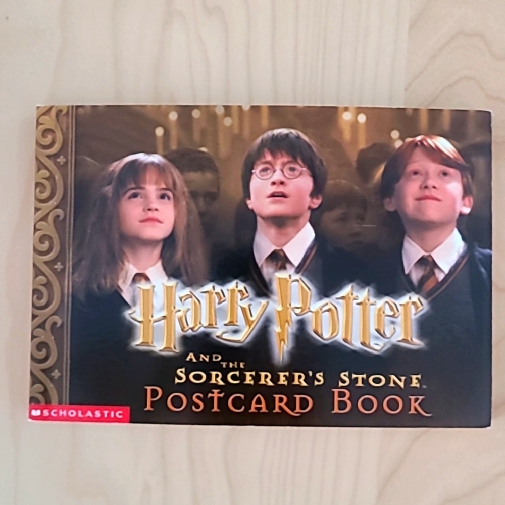 *2/$20 Closet Clearout* Like New Scholastic - vintage Harry Potter postcards